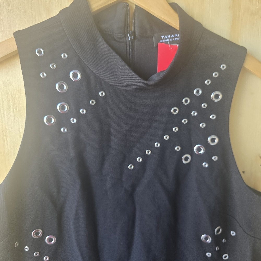 TAHARI Shift Dress Sz 16 Plus Black High Neck Grommets Accents Sleeveless New - Picture 5 of 13